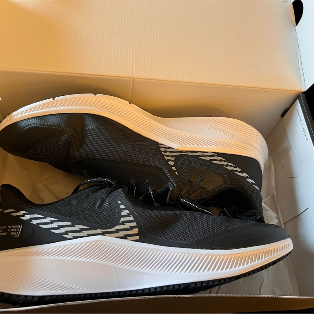 Nike Quest 3 Shield Running Sneakers Black White Water Resistant men’s 14 NWT